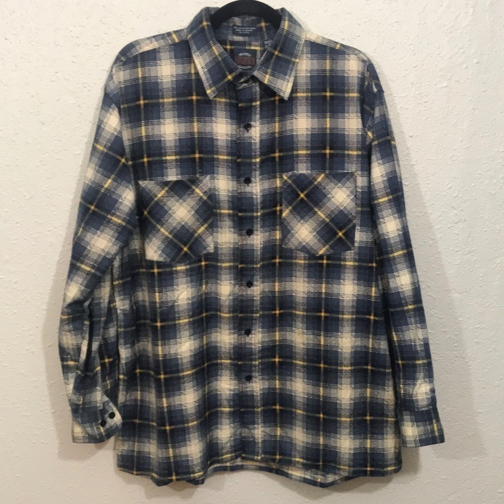 Saugatuck Navy Blue & Cream Long Sleeve‎ Plaid Flannel Shirt size L